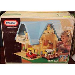 VINTAGE LIL TYKES DOLLHOUSE