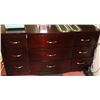 Image 1 : SHOWHOME WOOD 9 DRAWER DRESSER