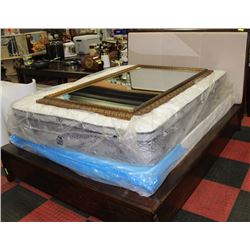 SHOWHOME WOOD AND FABRIC DELUXE QU SIZE PADDED