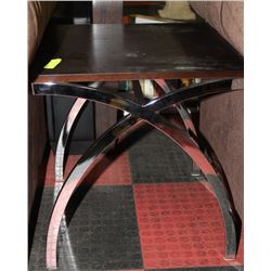 SHOWHOME WOOD AND CHROME END TABLE