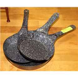 3 PC GRANITE WARE PAN SET