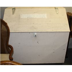 PLYWOOD JOB BOX ON WHEELS