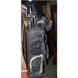 SET OF LEFT HANDED GOLF CLUBS IN BAG