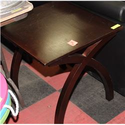 SHOWHOME SCRATCHED TOP END TABLE