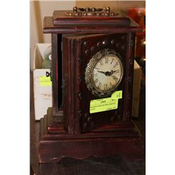 WOODEN JEWELLRY BOX / MANTLE CLOCK