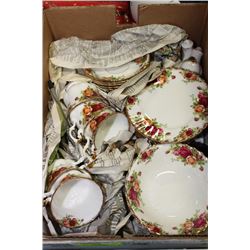 32 PC ROYAL ALBERT "OLD COUNTRY ROSE" DISHES