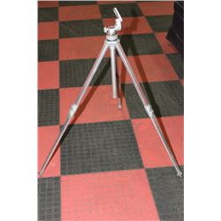 ALUMINUM TRI-POD