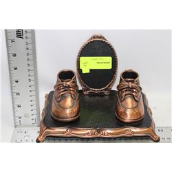 BRONZE BABY SHOE DISPLAY