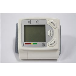 WRIST BAND DIGITAL BLOOD PRESSURE MONITOR