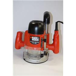 BLACK & DECKER 1 3/4 HP ROUTER