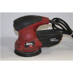 SKIL 2.6 AMP HANDHELD SANDER