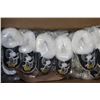 Image 1 : BOX OF 12 PAIRS OF SNOOPY SLIPPERS