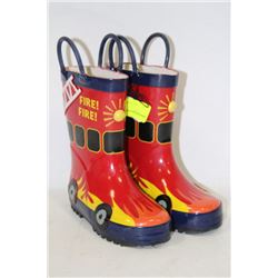 PAIR OF CHILDRENS RUBBER BOOTS AS THEY COME