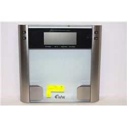 CONAIR DIGITAL BODY SCALE W/ 4 SETTING