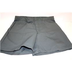 HIGHLAND SHORTS SZ 42 GREEN