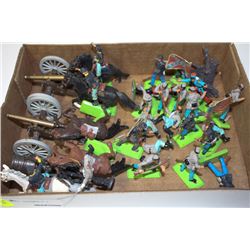 VINTAGE LEAD ARMY TOY SET