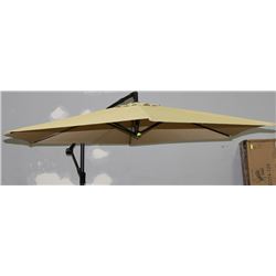 LARGE OFFSET DELUXE FOLD-DOWN UMBRELLA