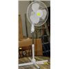 Image 1 : WHITE 3SPD OSCILLATING FLOOR FAN