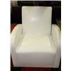 Image 1 : WHITE LEATHERETTE ARM CHAIR