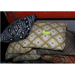 LARGE BUNDLE OF 12 ASSORTED THROW PILLOWS