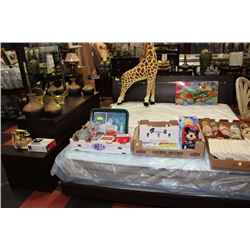 6 PIECE DARK WOOD TONE KING PLATFORM BEDROOM SUITE