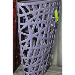 PURPLE VASE FOR DRIED OR ARTIFICIAL PLANTS
