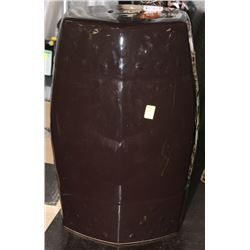 BLACK CERAMIC PLANT STAND