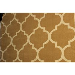 WHITE & TAN PATTERNED AREA RUG