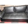 Image 3 : NEW BLACK LEATHERETTE L SHAPED SECTIONAL