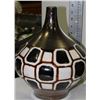 Image 1 : BLACK AND WHITE DESIGNER VASE