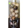 Image 1 : LARGE GLASS VASE W DECORATIVE BALLS