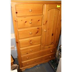 SOLID WOOD 7-DRAWER DRESSER WITH