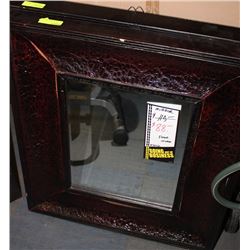 FLOOR MODEL MIRROR (SLIGHT DAMAGE)