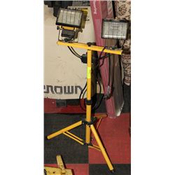 2LIGHT WORK LIGHT ON TRIPOD STAND