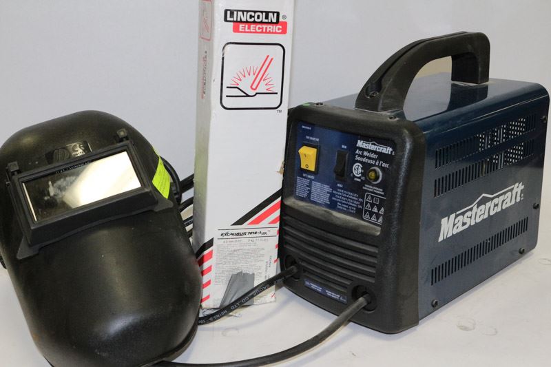 MASTERCRAFT ARC WELDER SOLD WITH WELDING MASK