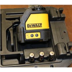 NEW DEWALT MAGNETIC STUD FINDER/LASER LEVEL