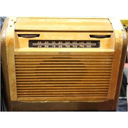 ANTIQUE PHILCO RADIO