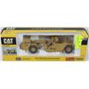 Image 1 : 1:50 SCALE DIE CAST CAT 623G ELEVATING SCRAPER