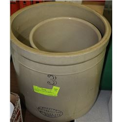 3 GALLON & 1 GALLON MEDALTA CROCKS