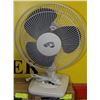 Image 1 : HAMPTON BAY WHITE OSCILLATING TABLE FAN