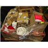 Image 1 : PALLET OF NEW CANADA SOUVENIR SHOP CLOSE OUT