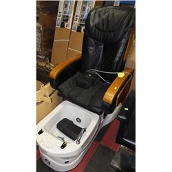 DELUXE LEATHER AND WOOD MASSAGE CHAIR WITH FOOT