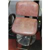 Image 1 : PINK HYDRAULIC LIFT CHAIR