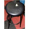 Image 1 : BLACK BARSTOOL