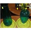 Image 1 : 2 BLUE GLASS SHOWHOME VASE WITH 3 GREEN FELT