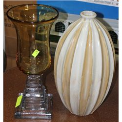 SHOWHOME PAIR OF NON MATCHING VASES