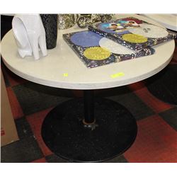 ROUND OUTDOOR PATIO TABLE ON BASE