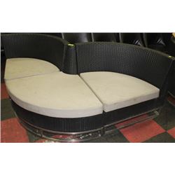 OUTDOOR WICKER PATIO BENCH