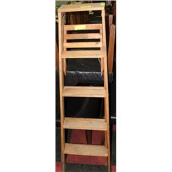 WOODEN 5' STEP LADDER