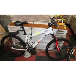 CCM MOUNTAIN BIKE *SOLD AS IS*